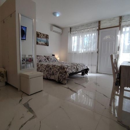 Studio-Apartman Ella 포레치 외부 사진
